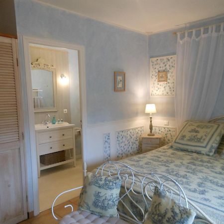Les Passiflores Roussillon  Room photo