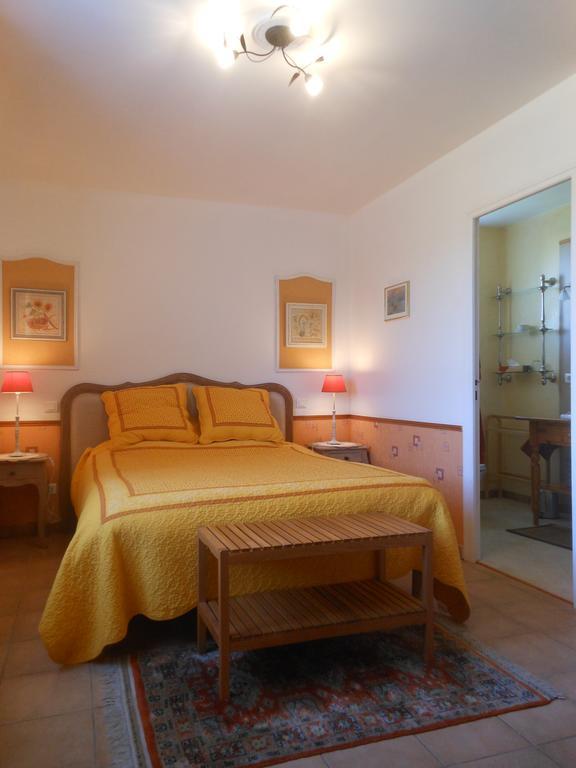 Les Passiflores Roussillon  Room photo