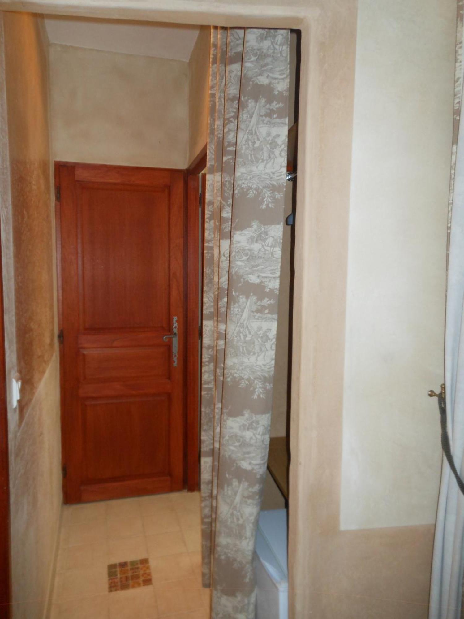 Les Passiflores Roussillon  Room photo