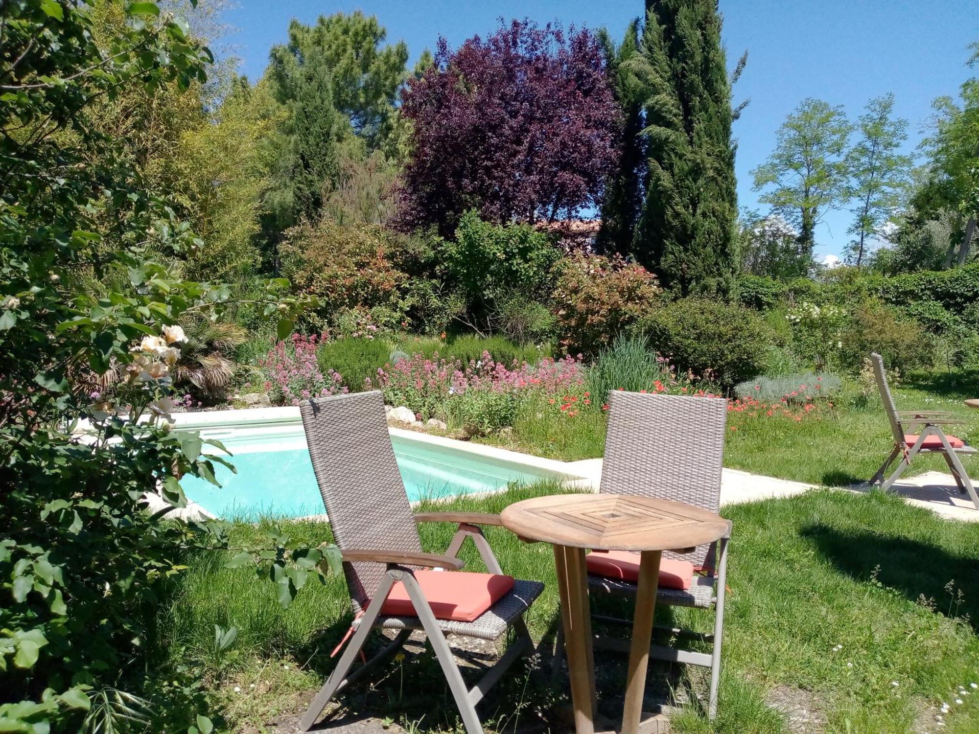 Les Passiflores Roussillon  Exterior photo