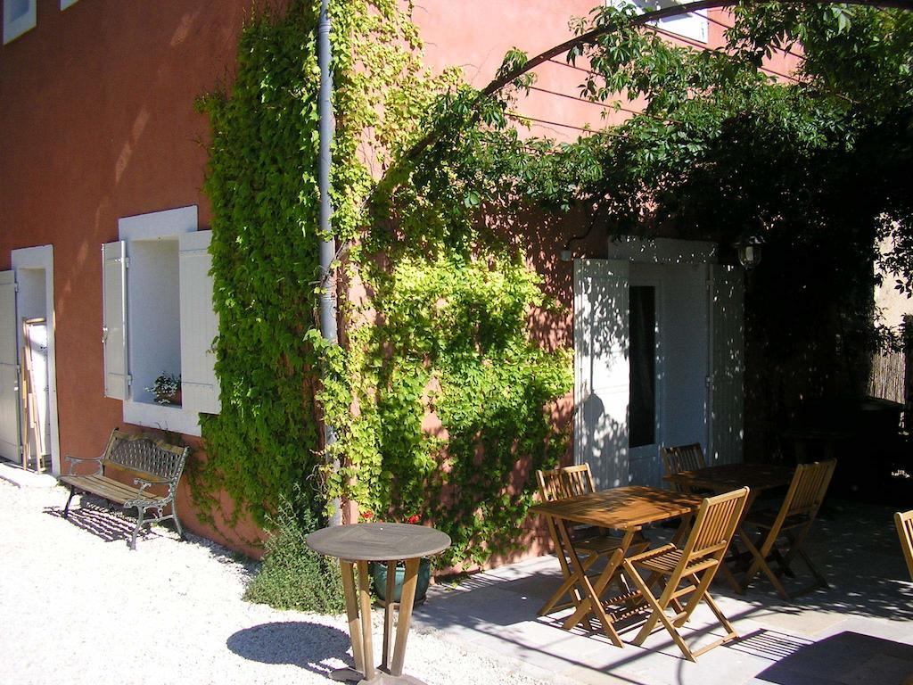 Les Passiflores Roussillon  Exterior photo