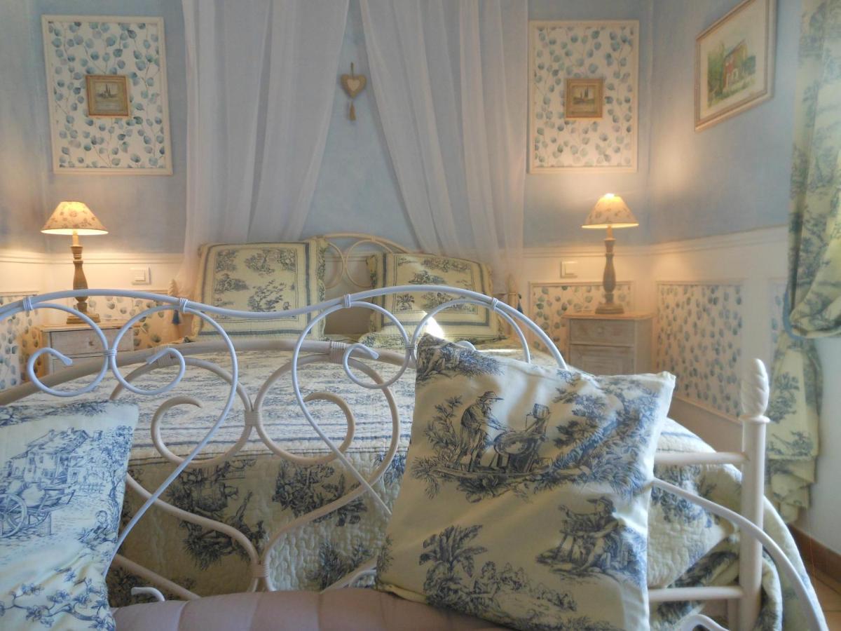 Les Passiflores Roussillon  Exterior photo